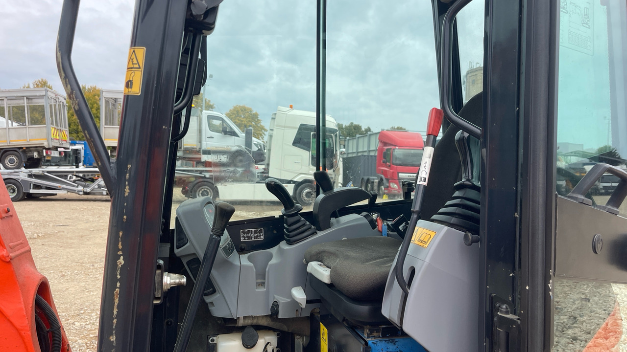 KUBOTA U27-4 - Mini escavadeira: foto 5 KUBOTA U27-4 - Mini escavadeira: foto 5