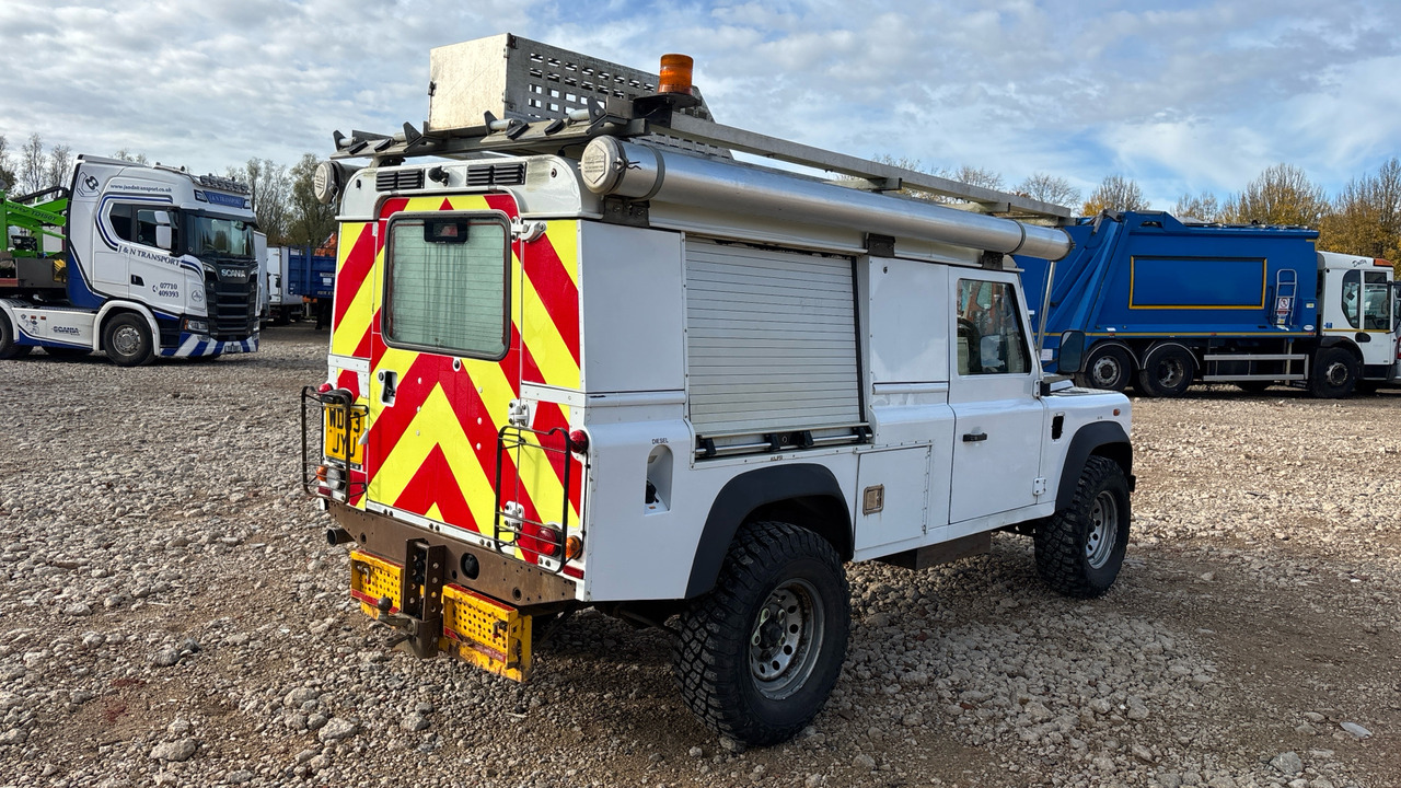 Land Rover Defender 110 2.2 TDCI Hard Top - Automóvel: foto 4 Land Rover Defender 110 2.2 TDCI Hard Top - Automóvel: foto 4