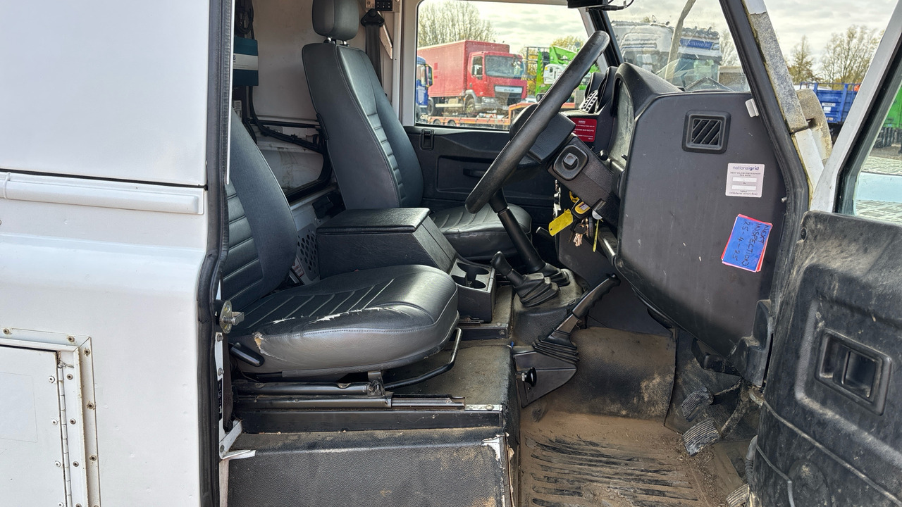 Land Rover Defender 110 2.2 TDCI Hard Top - Automóvel: foto 5 Land Rover Defender 110 2.2 TDCI Hard Top - Automóvel: foto 5
