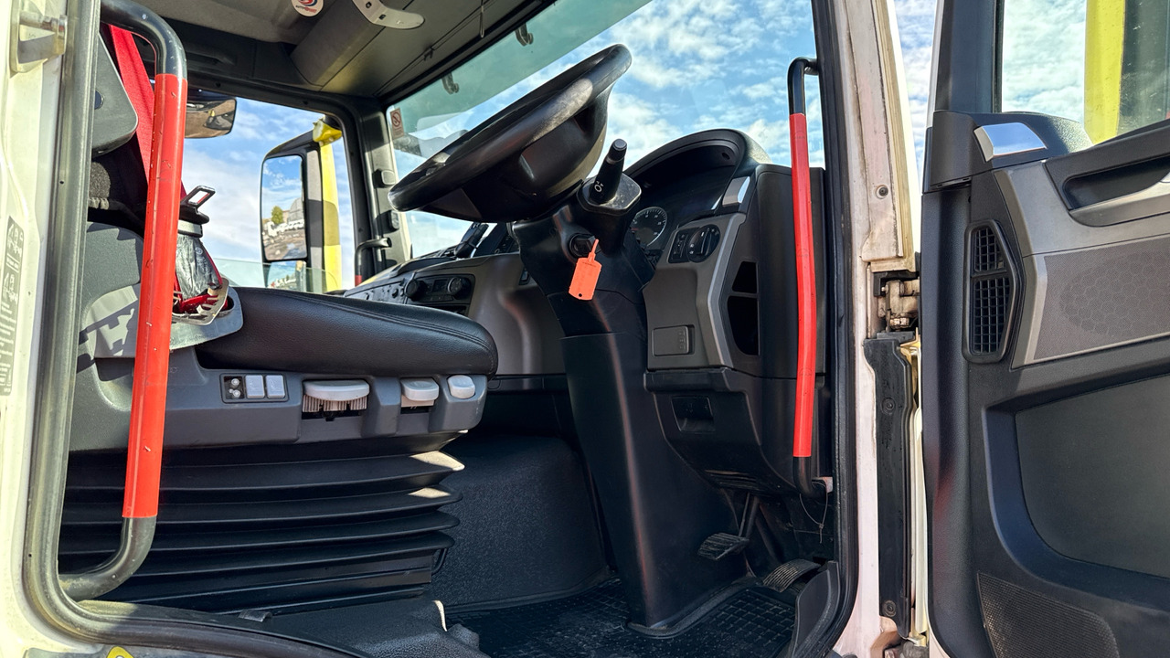 MAN TGS 32.400 - Camião basculante: foto 5 MAN TGS 32.400 - Camião basculante: foto 5