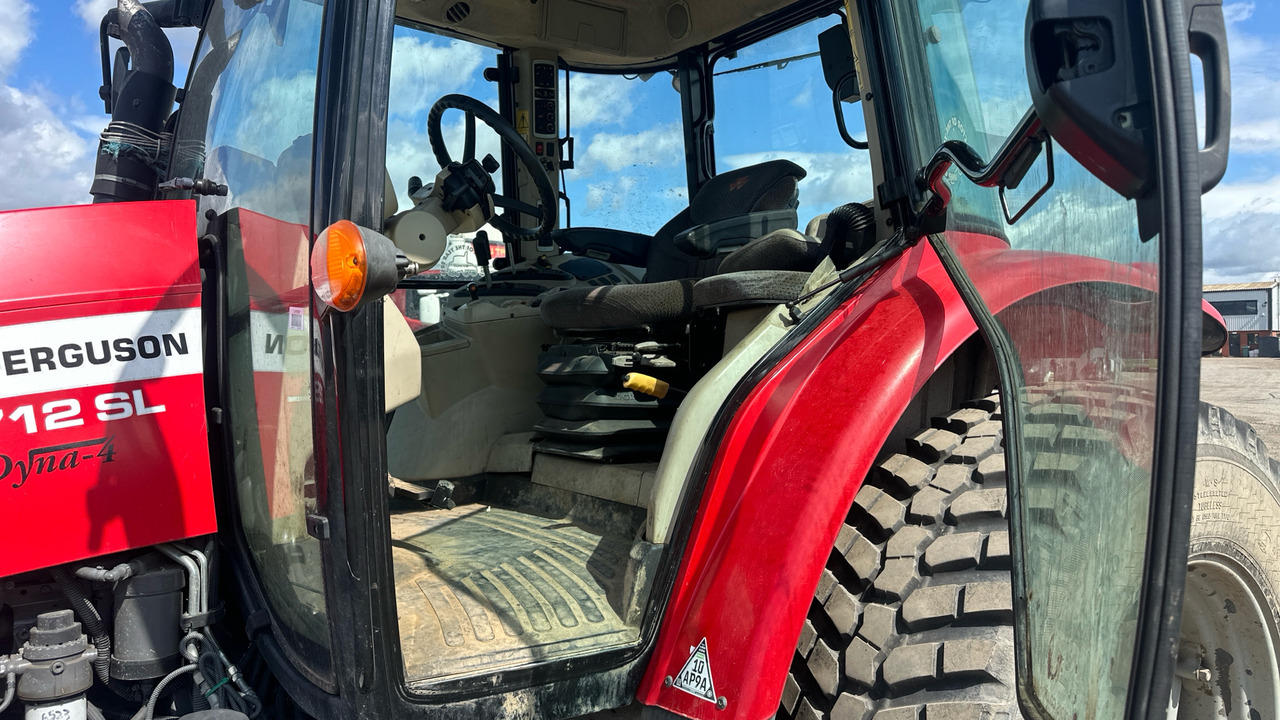 MASSEY FERGUSON 5712 DYNA 4 - Trator: foto 5 MASSEY FERGUSON 5712 DYNA 4 - Trator: foto 5