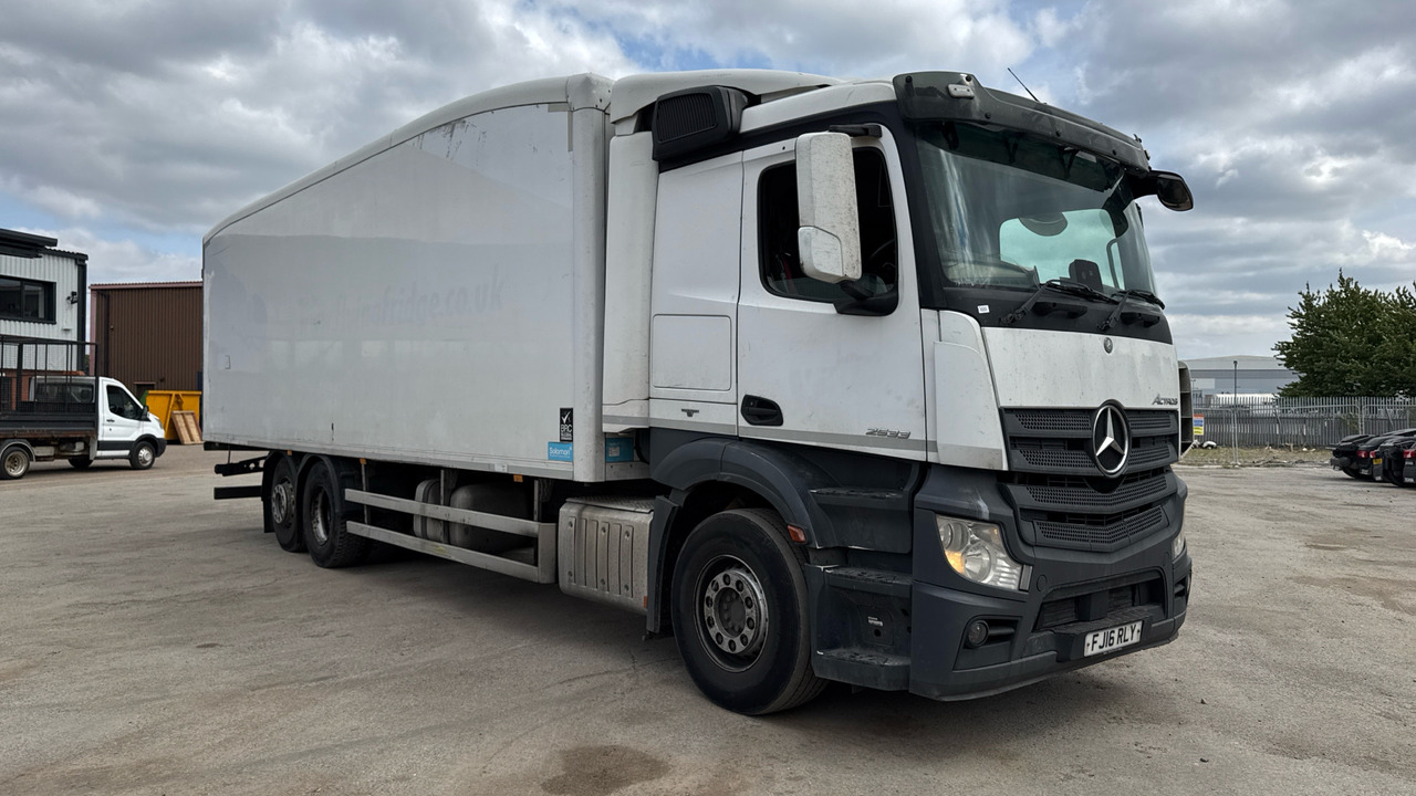 MERCEDES-BENZ ACTROS 2533 - Camião frigorífico: foto 1 MERCEDES-BENZ ACTROS 2533 - Camião frigorífico: foto 1
