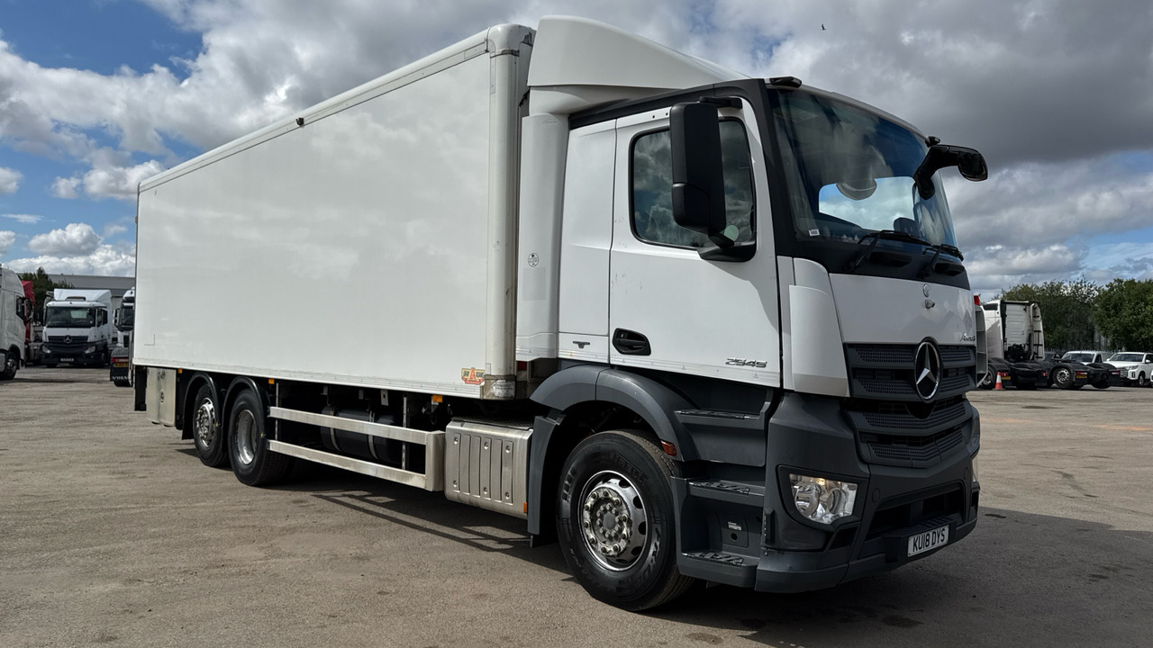 MERCEDES-BENZ ANTOS 2545 - Camião frigorífico: foto 1 MERCEDES-BENZ ANTOS 2545 - Camião frigorífico: foto 1