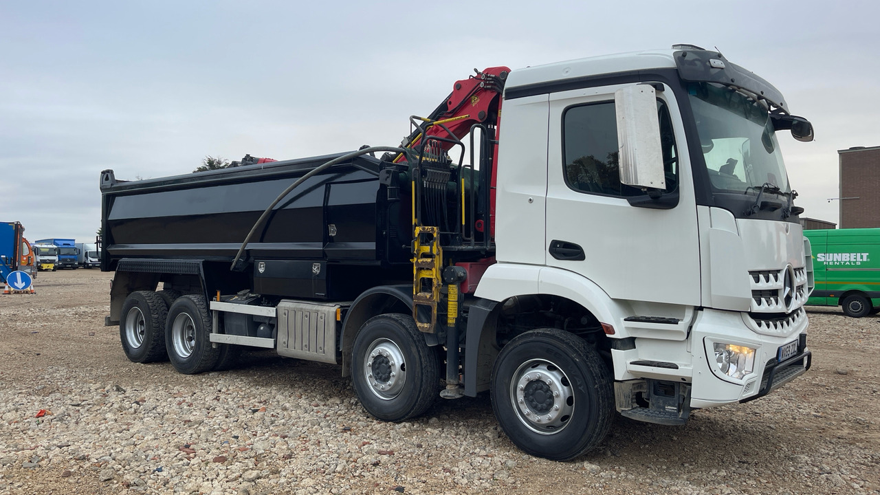 MERCEDES-BENZ AROCS - Camião basculante, Camião grua: foto 1 MERCEDES-BENZ AROCS - Camião basculante, Camião grua: foto 1