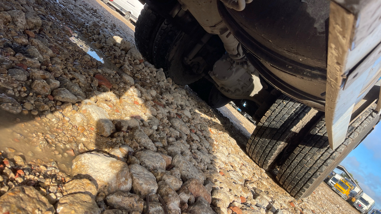 Camião basculante, Camião grua MERCEDES-BENZ AROCS: foto 13