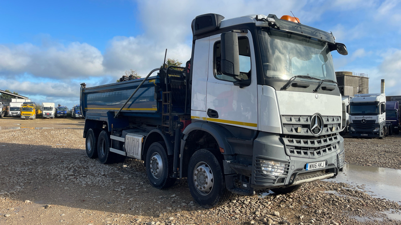 MERCEDES-BENZ AROCS - Camião basculante, Camião grua: foto 1 MERCEDES-BENZ AROCS - Camião basculante, Camião grua: foto 1