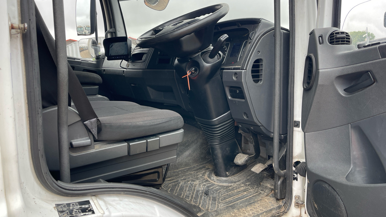 MERCEDES-BENZ ATEGO 816 - Camião de lona: foto 5 MERCEDES-BENZ ATEGO 816 - Camião de lona: foto 5