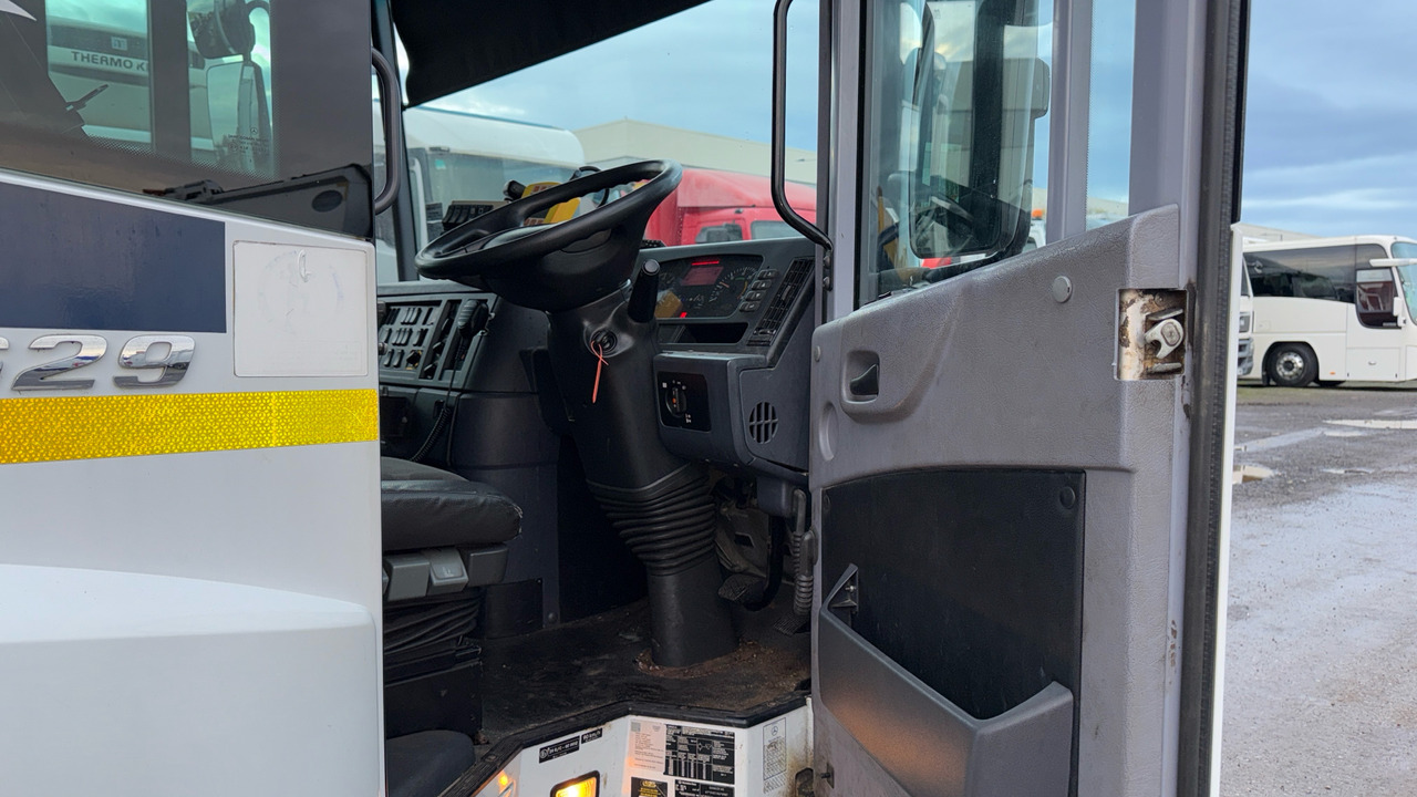 MERCEDES-BENZ ECONIC 2629 - Camião de caixa aberta/ Plataforma: foto 5 MERCEDES-BENZ ECONIC 2629 - Camião de caixa aberta/ Plataforma: foto 5