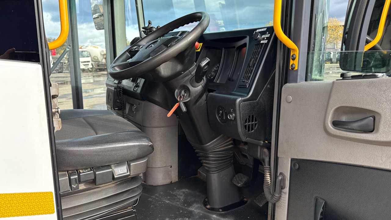 MERCEDES-BENZ ECONIC 2630 - Caminhão de lixo: foto 5 MERCEDES-BENZ ECONIC 2630 - Caminhão de lixo: foto 5