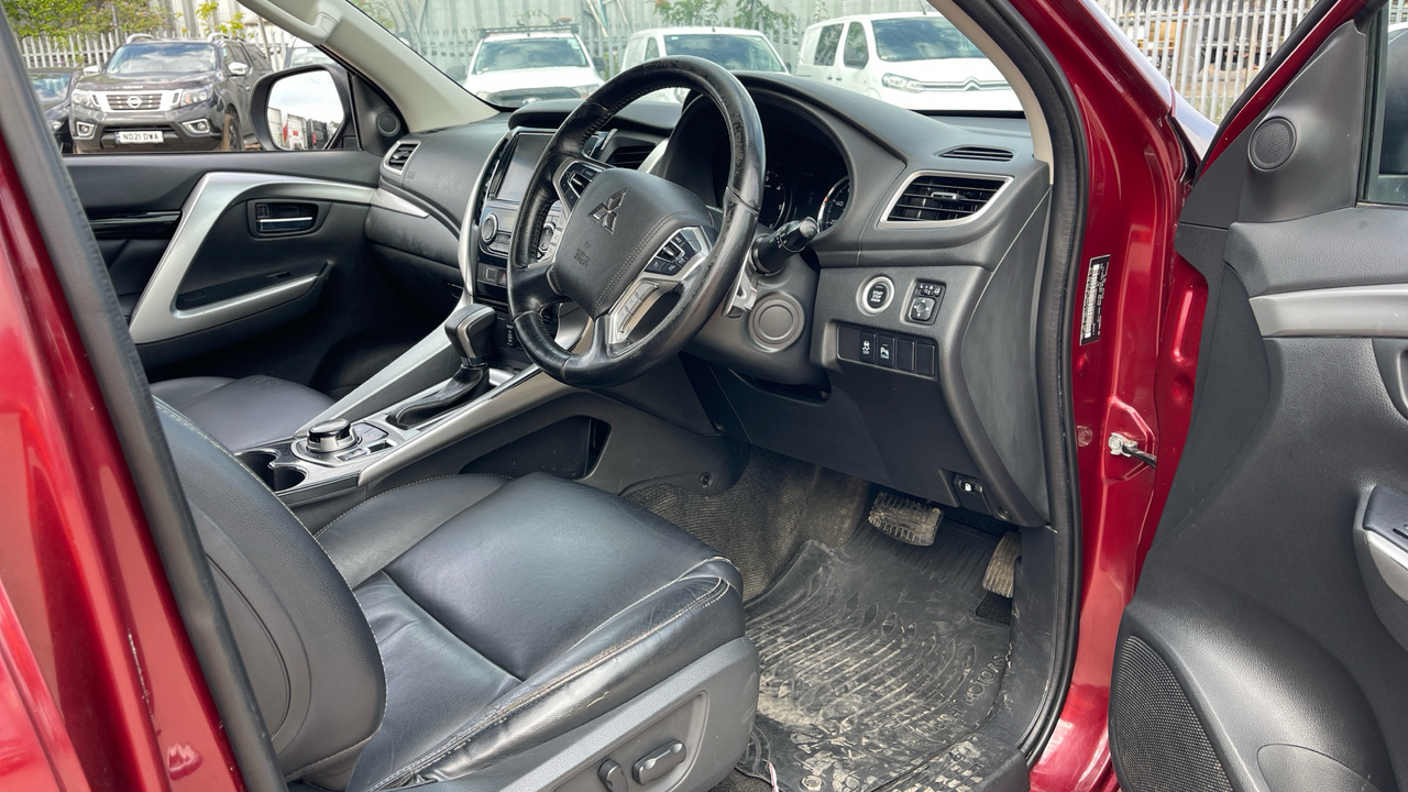 MITSUBISHI SHOGUN SPORT 2.4 DI-DC - SUV: foto 5 MITSUBISHI SHOGUN SPORT 2.4 DI-DC - SUV: foto 5