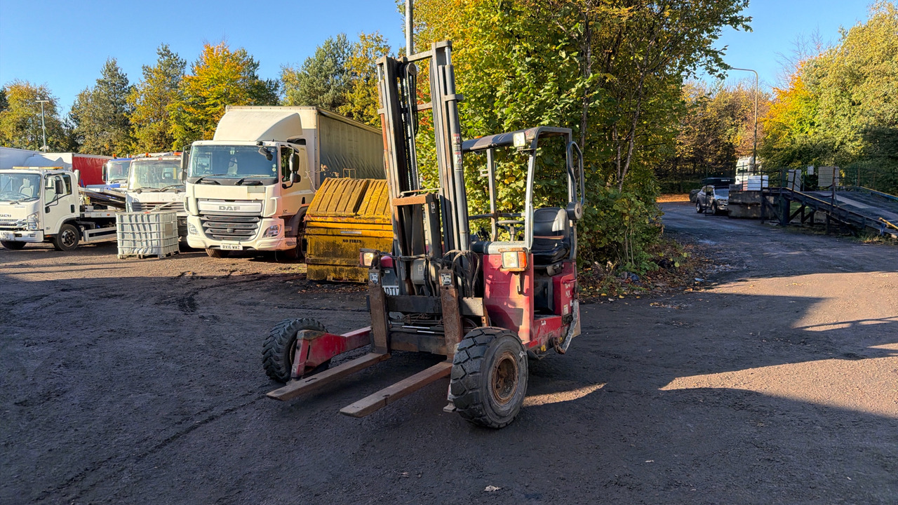 MOFFETT M4 20.3 - Empilhadeira montada em caminhão: foto 2 MOFFETT M4 20.3 - Empilhadeira montada em caminhão: foto 2