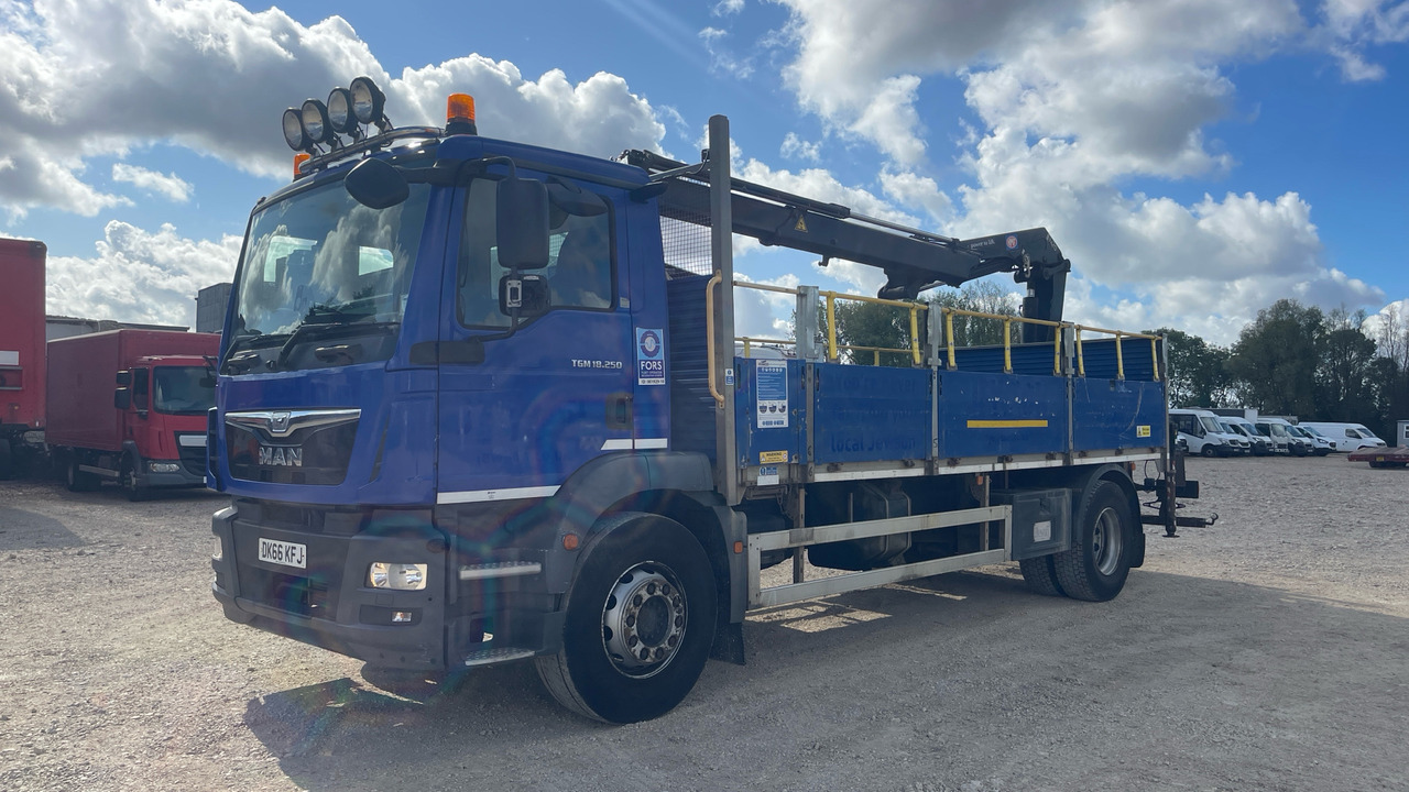 Man TGM 18.250 - Camião de caixa aberta/ Plataforma, Camião grua: foto 2 Man TGM 18.250 - Camião de caixa aberta/ Plataforma, Camião grua: foto 2