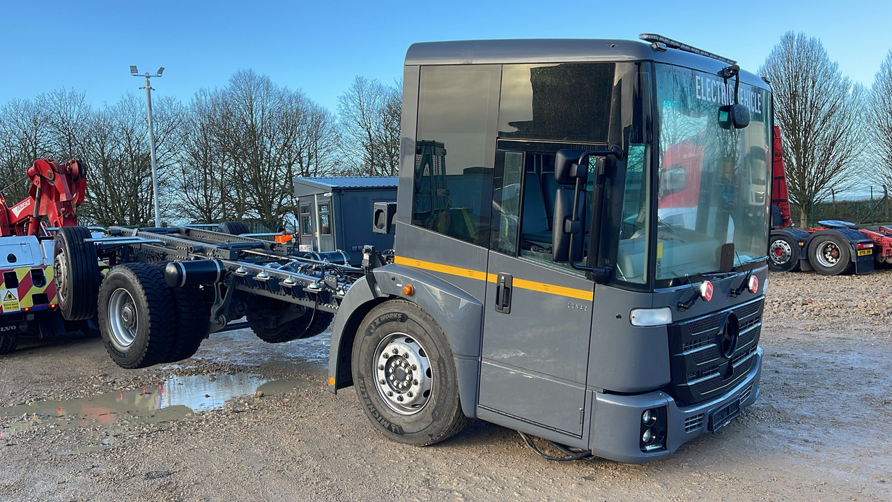 Mercedes-Benz Econic - Camião chassi, Caminhão elétrico: foto 1 Mercedes-Benz Econic - Camião chassi, Caminhão elétrico: foto 1