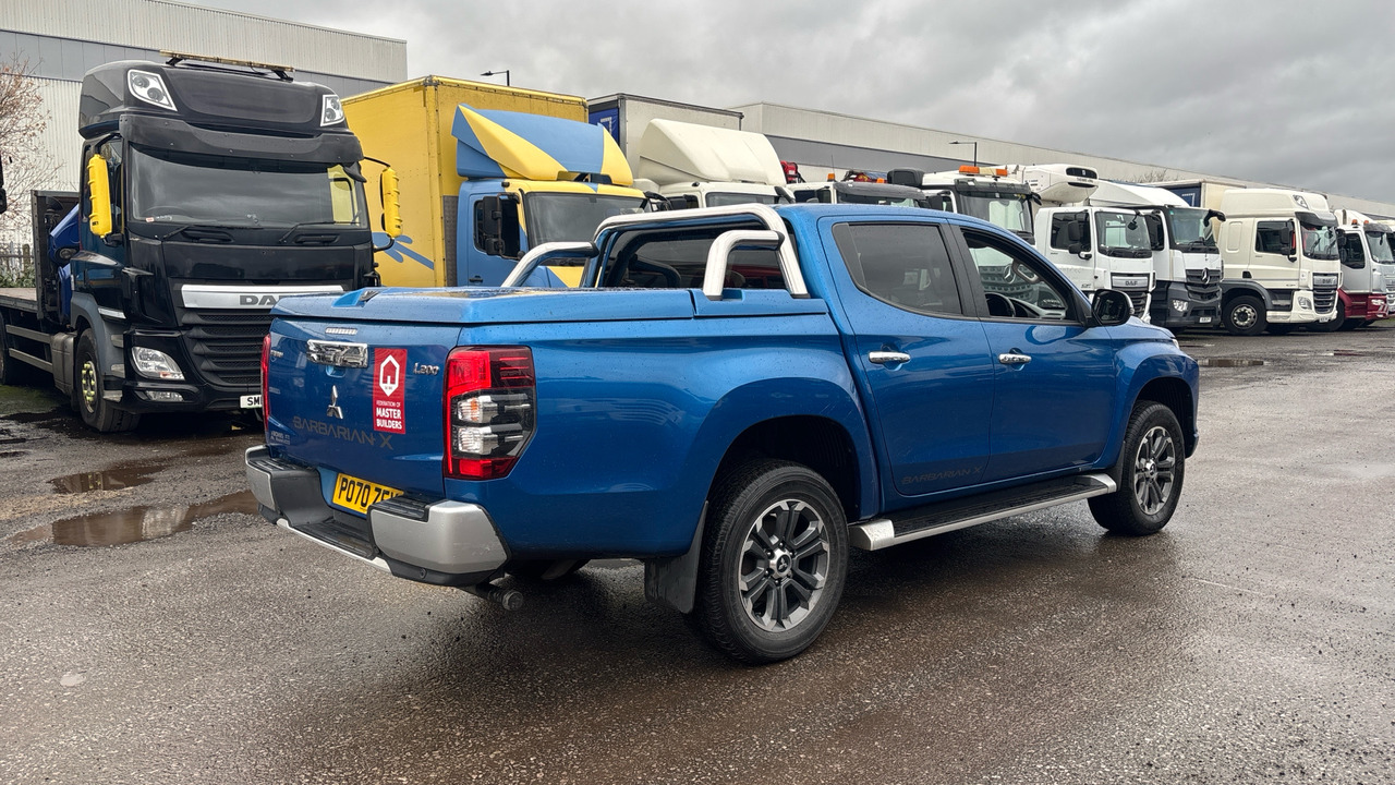 Mitsubishi L200 DI-D 2.3 Barbarian X 150PS - Pick-up, Carrinha cabine dupla: foto 4 Mitsubishi L200 DI-D 2.3 Barbarian X 150PS - Pick-up, Carrinha cabine dupla: foto 4