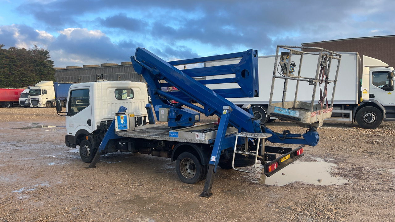 NISSAN CABSTAR 35.14 - Caminhão com plataforma aérea: foto 3 NISSAN CABSTAR 35.14 - Caminhão com plataforma aérea: foto 3