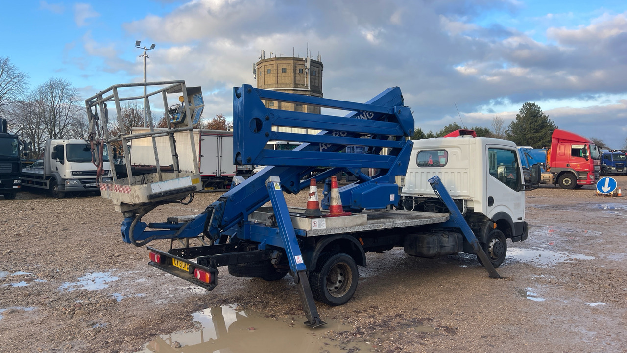 NISSAN CABSTAR 35.14 - Caminhão com plataforma aérea: foto 4 NISSAN CABSTAR 35.14 - Caminhão com plataforma aérea: foto 4