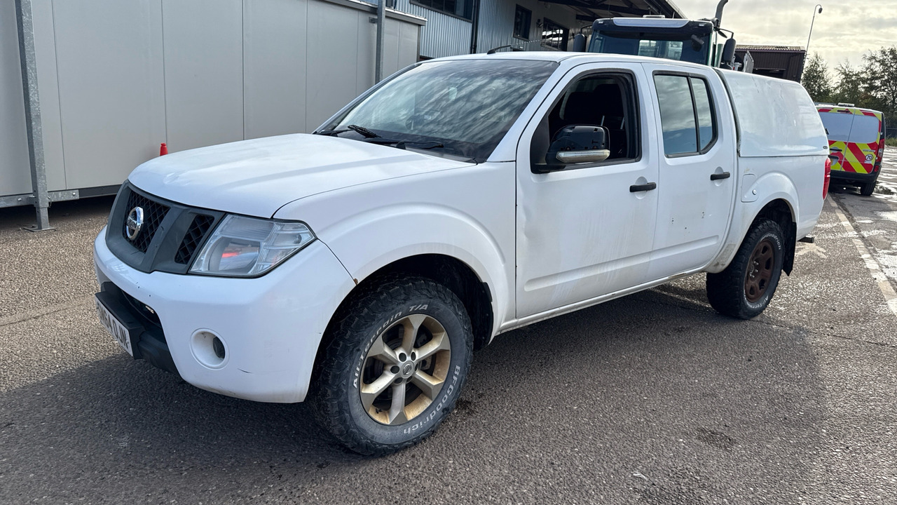 NISSAN NAVARA VISIA 2.5 DCI 144PS - Pick-up, Carrinha cabine dupla: foto 2 NISSAN NAVARA VISIA 2.5 DCI 144PS - Pick-up, Carrinha cabine dupla: foto 2