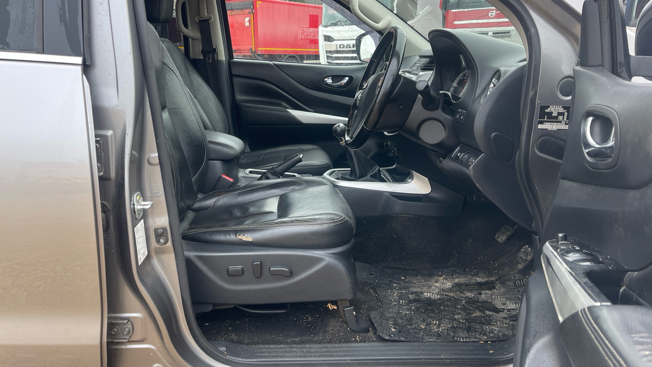 Nissan Navara TEKNA 2.3 DCI 190PS - Pick-up, Carrinha cabine dupla: foto 5 Nissan Navara TEKNA 2.3 DCI 190PS - Pick-up, Carrinha cabine dupla: foto 5