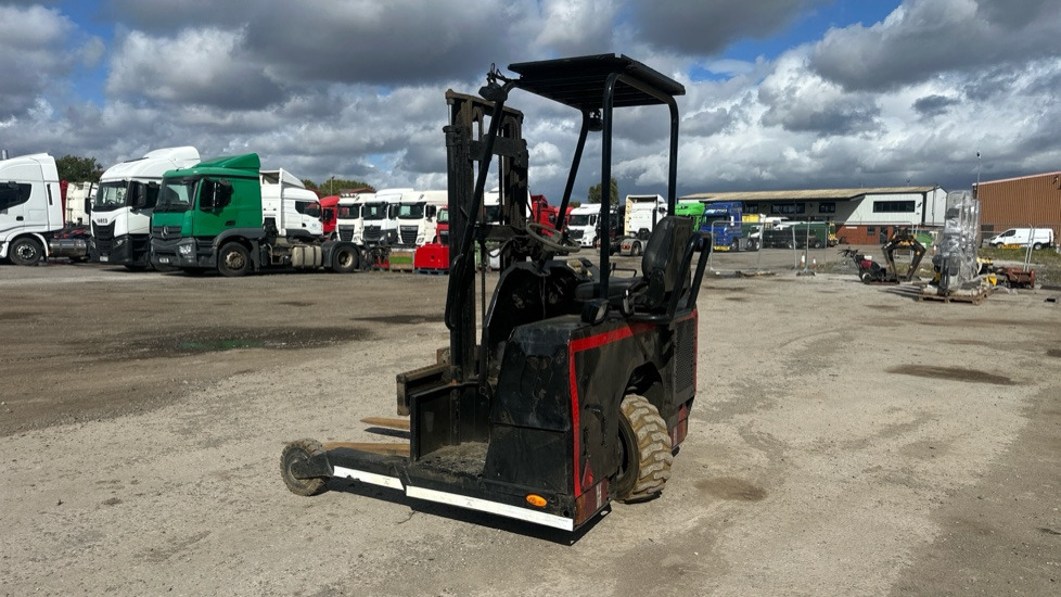 PALFINGER F3 151 - Empilhadeira montada em caminhão: foto 1 PALFINGER F3 151 - Empilhadeira montada em caminhão: foto 1