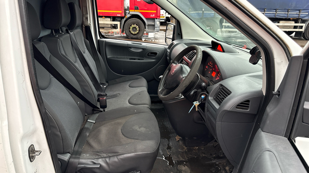 PEUGEOT EXPERT 1000 1.6 HDI 90PS - Furgão compacto: foto 5 PEUGEOT EXPERT 1000 1.6 HDI 90PS - Furgão compacto: foto 5