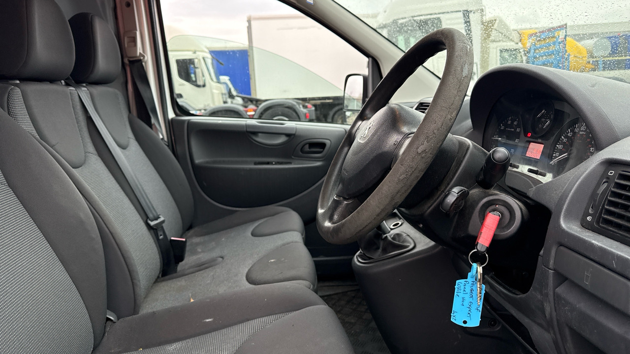 PEUGEOT EXPERT 1000 1.6 HDi 90PS - Furgão compacto: foto 5 PEUGEOT EXPERT 1000 1.6 HDi 90PS - Furgão compacto: foto 5