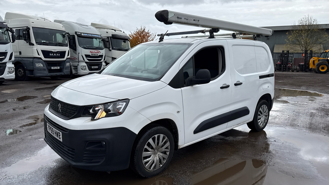 PEUGEOT PARTNER 1000 1.5 BlueHDi 100PS - Furgão compacto: foto 2 PEUGEOT PARTNER 1000 1.5 BlueHDi 100PS - Furgão compacto: foto 2