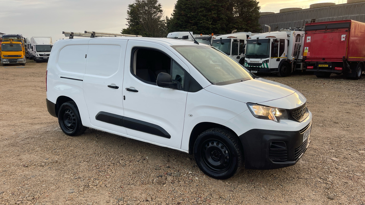 PEUGEOT PARTNER 850 1.5 BlueHDi 100ps Professional - Furgão compacto: foto 1 PEUGEOT PARTNER 850 1.5 BlueHDi 100ps Professional - Furgão compacto: foto 1