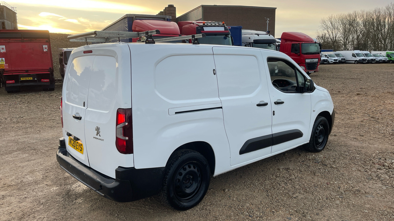 PEUGEOT PARTNER 850 1.5 BlueHDi 100ps Professional - Furgão compacto: foto 4 PEUGEOT PARTNER 850 1.5 BlueHDi 100ps Professional - Furgão compacto: foto 4