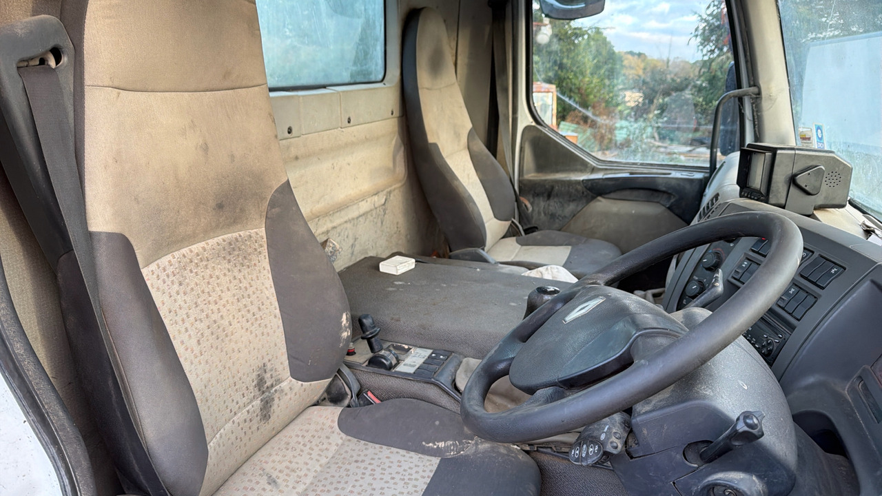 RENAULT DXI 370 - Distribuidor de asfalto: foto 5 RENAULT DXI 370 - Distribuidor de asfalto: foto 5