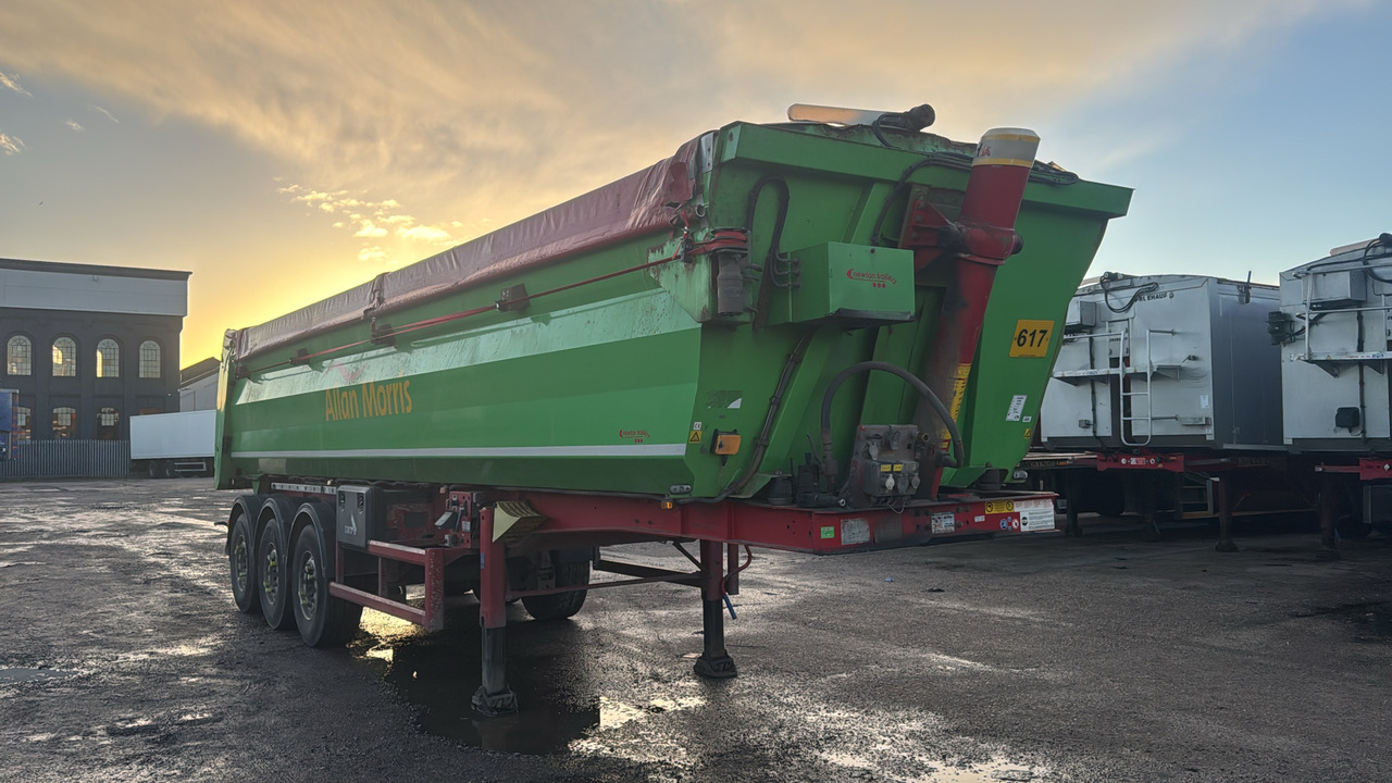 STAS TIPPER 'U' ROCKSTAR - Reboque: foto 1 STAS TIPPER 'U' ROCKSTAR - Reboque: foto 1