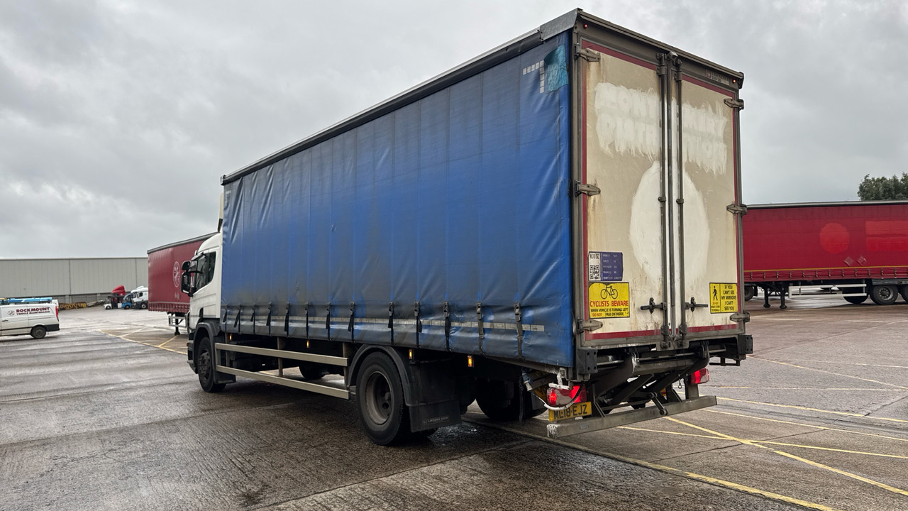 SCANIA P 250 - Camião de lona: foto 3 SCANIA P 250 - Camião de lona: foto 3