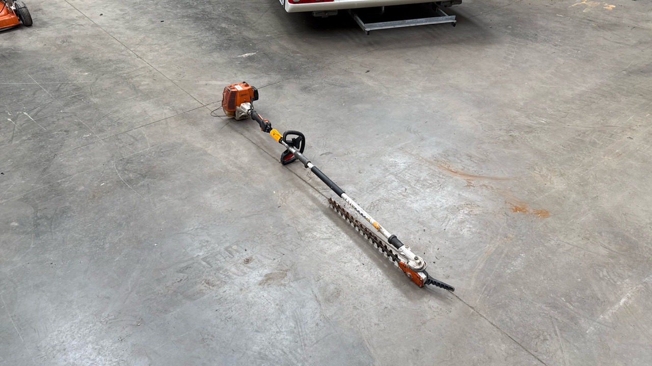STIHL HEDGE CUTTER - Equipamento de construção: foto 3 STIHL HEDGE CUTTER - Equipamento de construção: foto 3