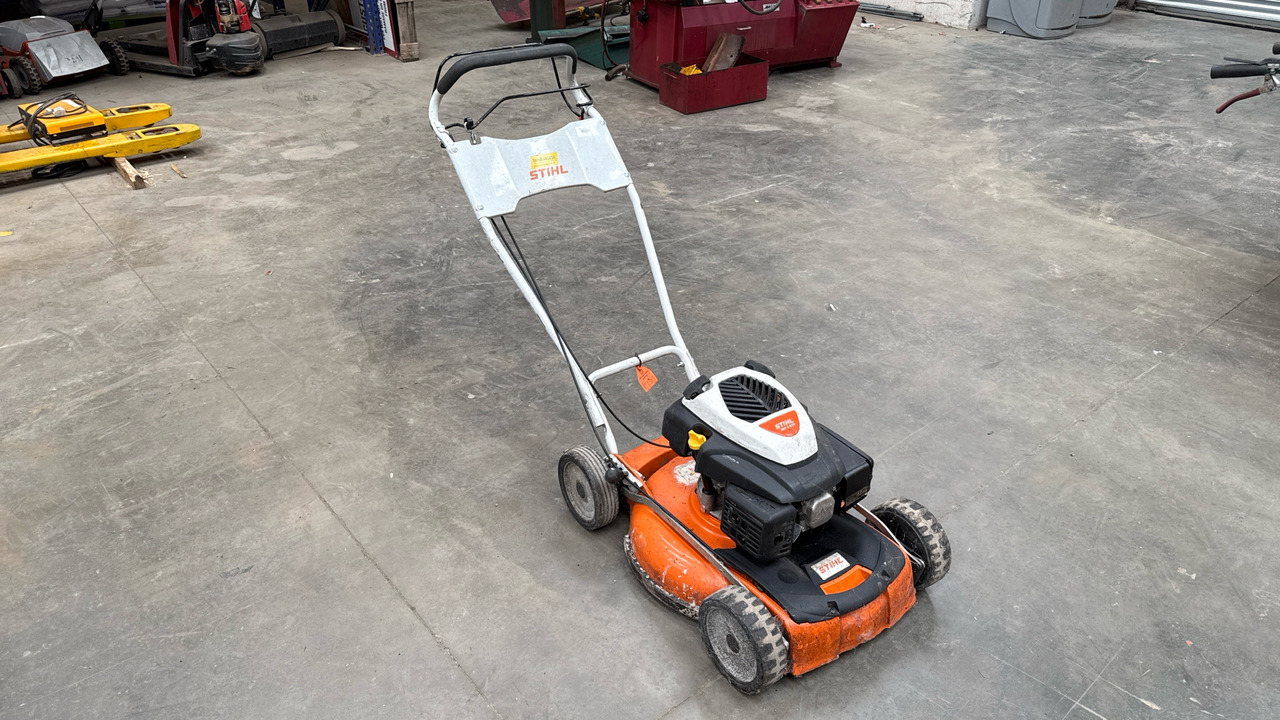 STIHL RM4 RTP - Equipamento de construção: foto 1 STIHL RM4 RTP - Equipamento de construção: foto 1