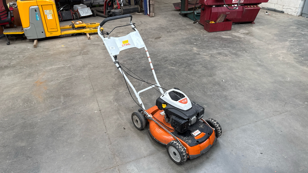 STIHL RM4 RTP - Equipamento de construção: foto 1 STIHL RM4 RTP - Equipamento de construção: foto 1