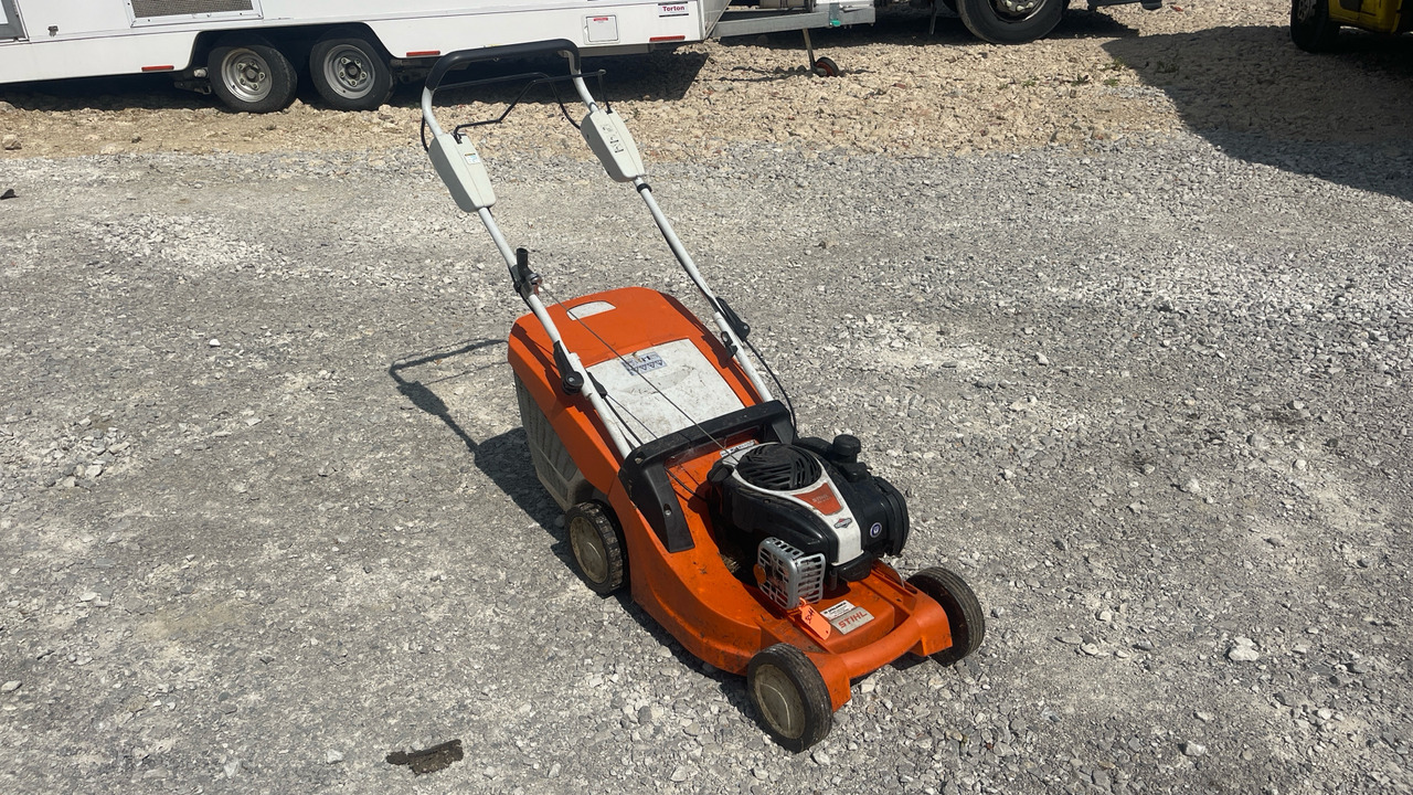 STIHL RM443T - Equipamento de construção: foto 1 STIHL RM443T - Equipamento de construção: foto 1