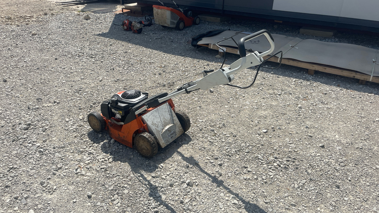 STIHL RM443T - Equipamento de construção: foto 3 STIHL RM443T - Equipamento de construção: foto 3