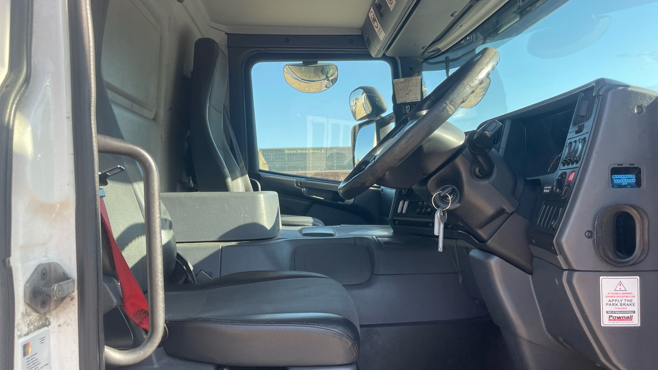 Scania P 250 - Camião frigorífico: foto 5 Scania P 250 - Camião frigorífico: foto 5