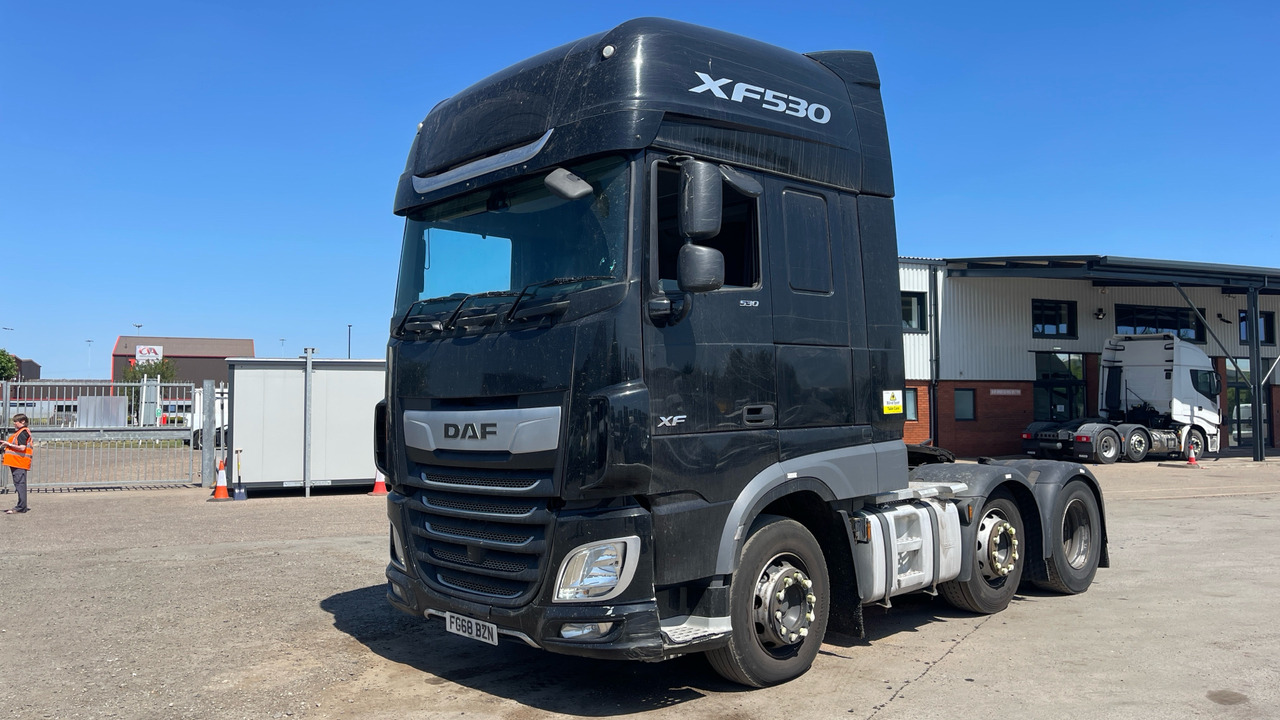 DAF XF 530 - Tractor: foto 2 DAF XF 530 - Tractor: foto 2