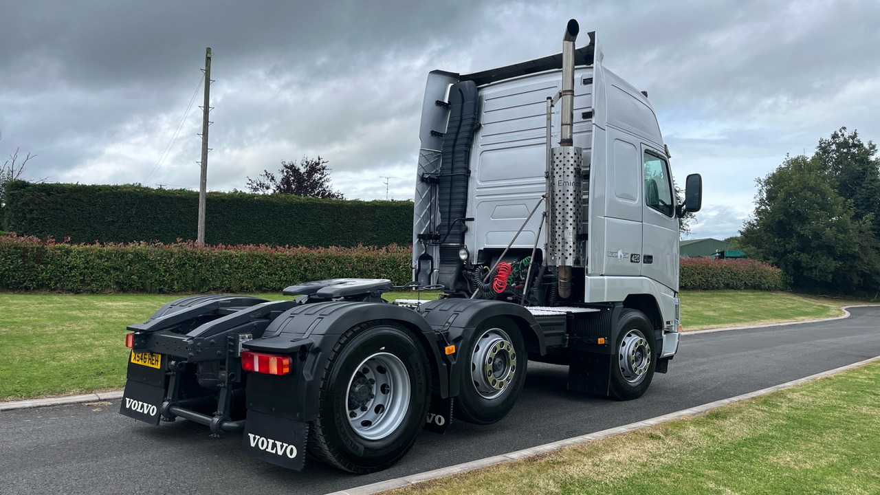 VOLVO FH12.420 SILVER EDITION - XL GLOBETROTTER - Tractor: foto 4 VOLVO FH12.420 SILVER EDITION - XL GLOBETROTTER - Tractor: foto 4