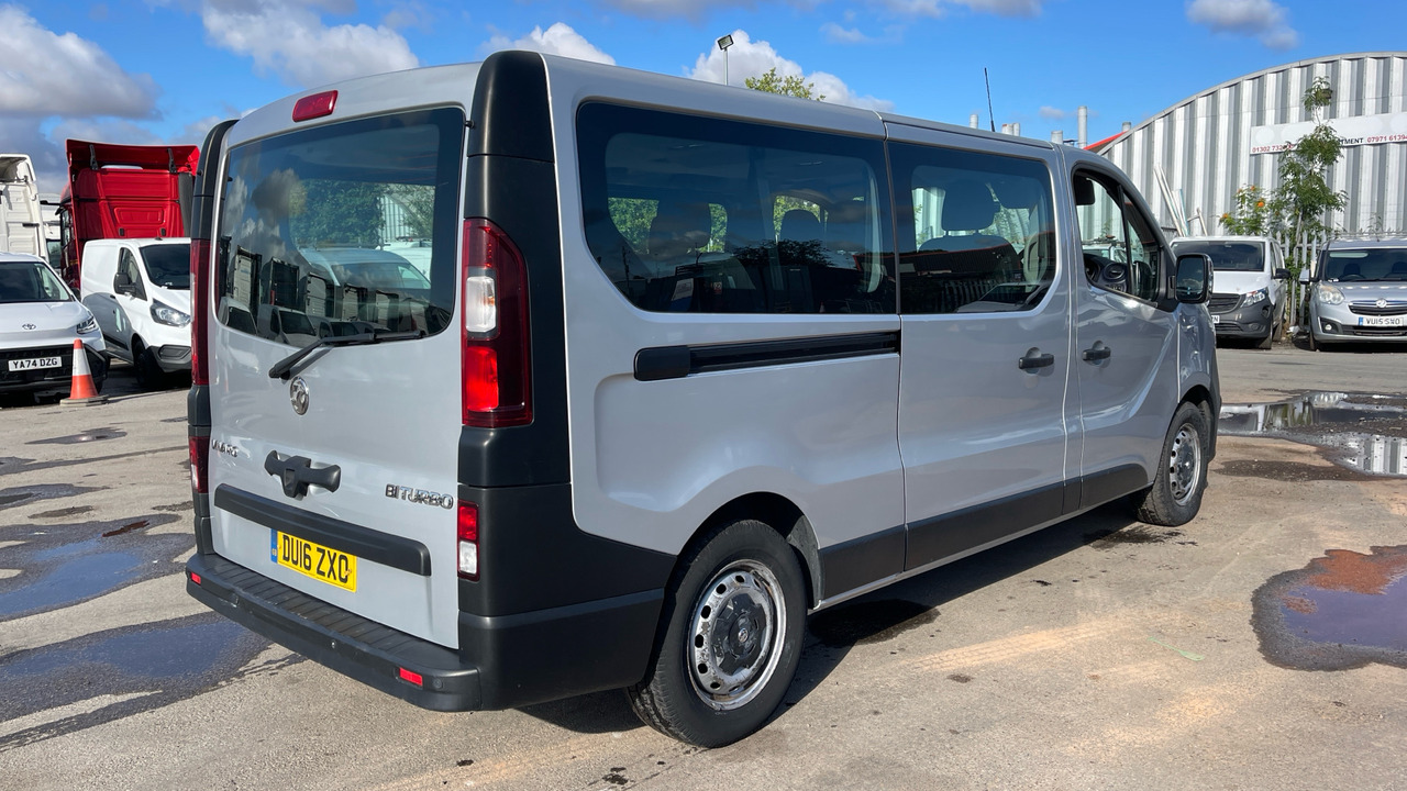 VAUXHALL VIVARO 2900 1.6 CDTI BITURBO 125PS - Minibus, Furgão de passageiros: foto 4 VAUXHALL VIVARO 2900 1.6 CDTI BITURBO 125PS - Minibus, Furgão de passageiros: foto 4
