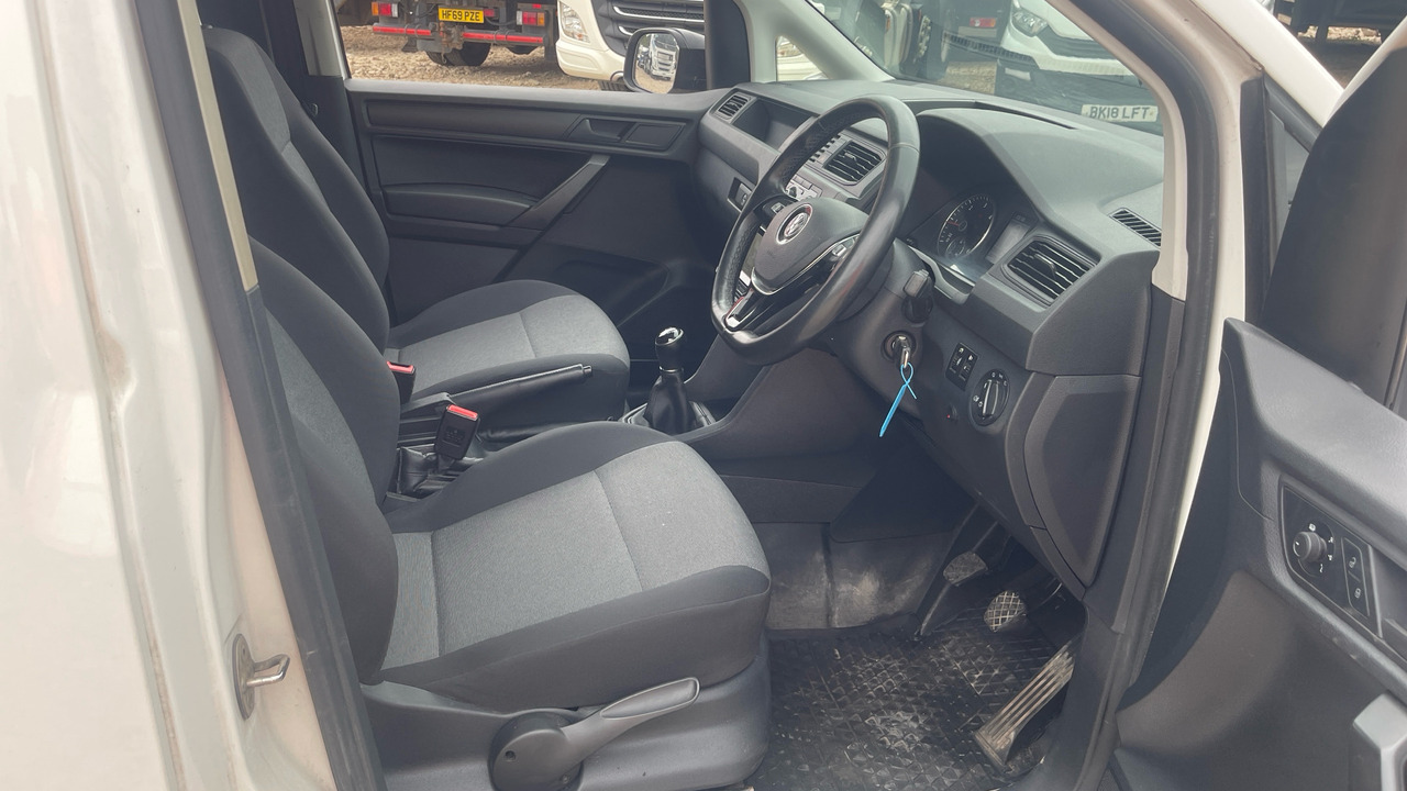 VOLKSWAGEN CADDY 2.0 TDI BLUEMOTION STARTLINE 102PS - Furgão compacto: foto 5 VOLKSWAGEN CADDY 2.0 TDI BLUEMOTION STARTLINE 102PS - Furgão compacto: foto 5