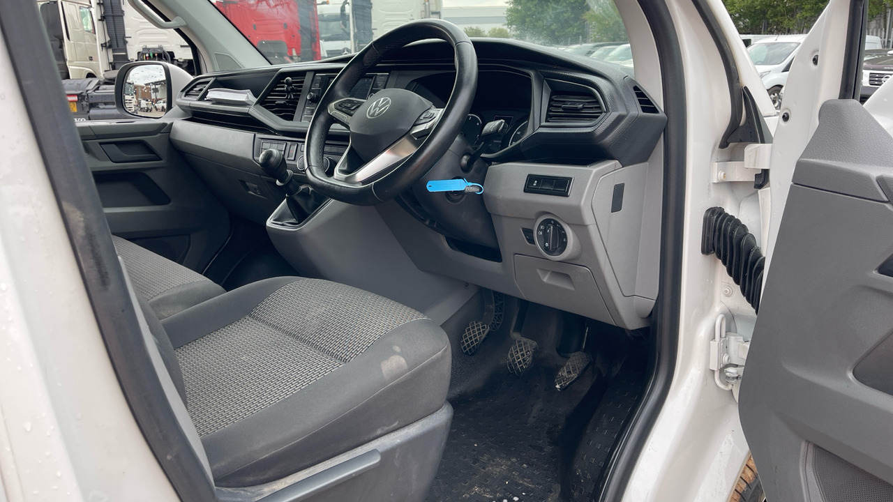 VOLKSWAGEN TRANSPORTER T32 2.0 TDI 150PS HIGHLINE - Carrinha cabine dupla: foto 5 VOLKSWAGEN TRANSPORTER T32 2.0 TDI 150PS HIGHLINE - Carrinha cabine dupla: foto 5