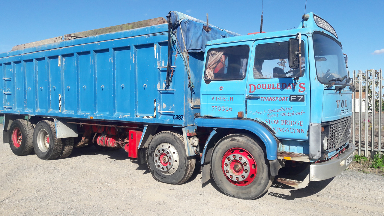 VOLVO F7 - Camião basculante: foto 1 VOLVO F7 - Camião basculante: foto 1