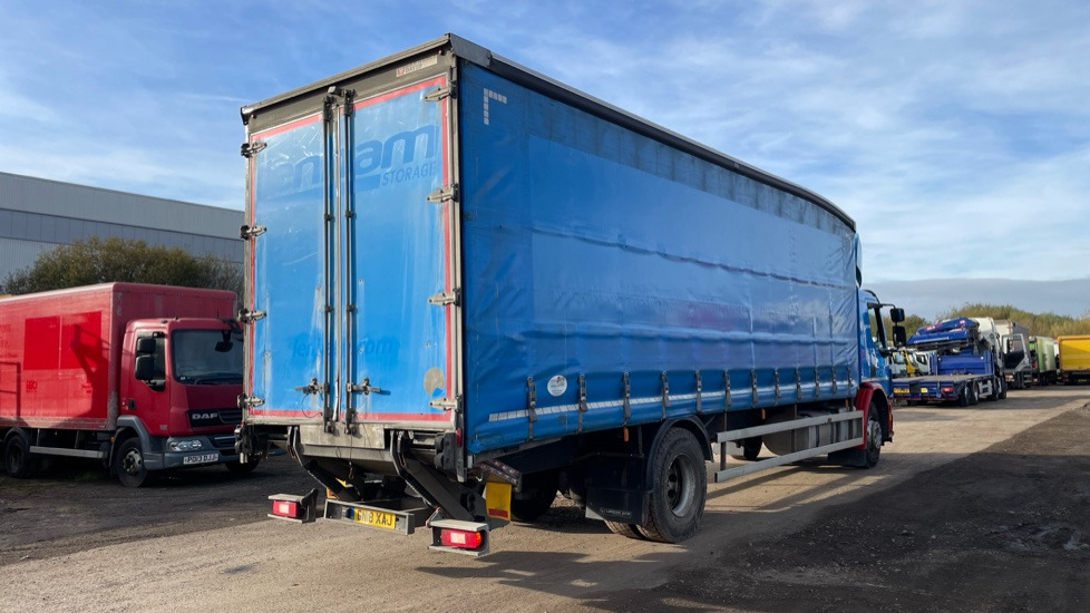 VOLVO FE 250 - Camião de lona: foto 4 VOLVO FE 250 - Camião de lona: foto 4