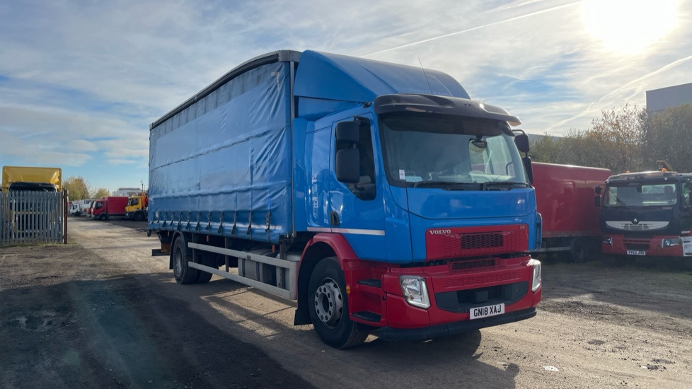 VOLVO FE 250 - Camião de lona: foto 1 VOLVO FE 250 - Camião de lona: foto 1