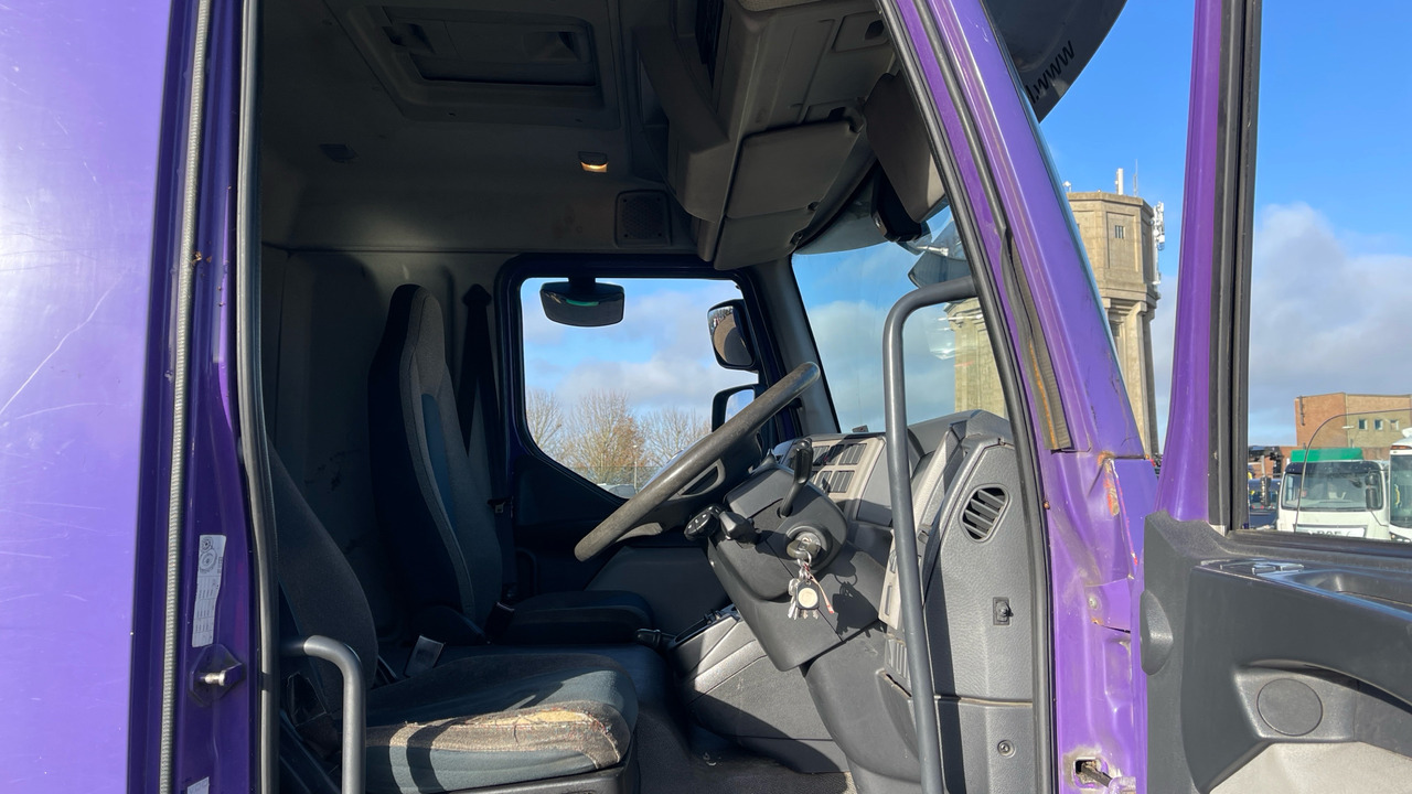 VOLVO FL 250 - Camião de lona: foto 5 VOLVO FL 250 - Camião de lona: foto 5