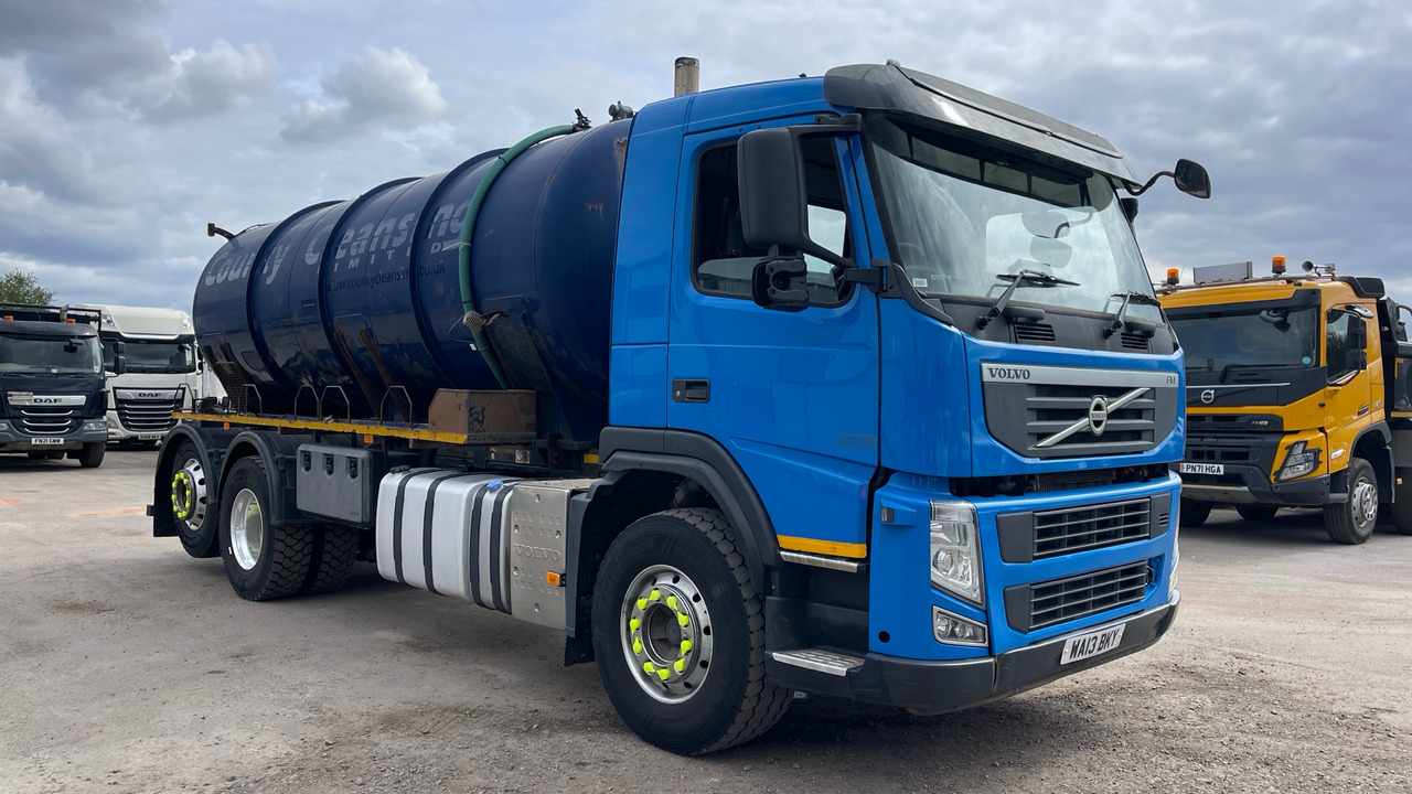 VOLVO FM 450 - Caminhão tanque: foto 1 VOLVO FM 450 - Caminhão tanque: foto 1