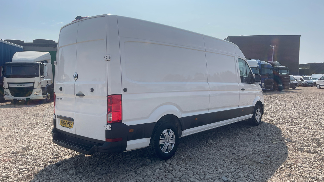 Volkswagen Crafter CR35 COMMERCE PLUS 2.0 TDI 140PS - Furgão: foto 4 Volkswagen Crafter CR35 COMMERCE PLUS 2.0 TDI 140PS - Furgão: foto 4
