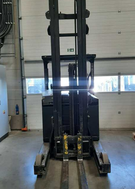 Yale MR16H - Empilhador retráctil: foto 2 Yale MR16H - Empilhador retráctil: foto 2