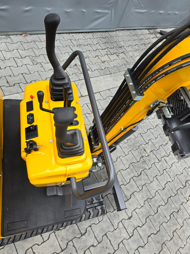 Berger Kraus BK900A Minikoparka Berger Kraus - Mini escavadeira: foto 2 Berger Kraus BK900A Minikoparka Berger Kraus - Mini escavadeira: foto 2